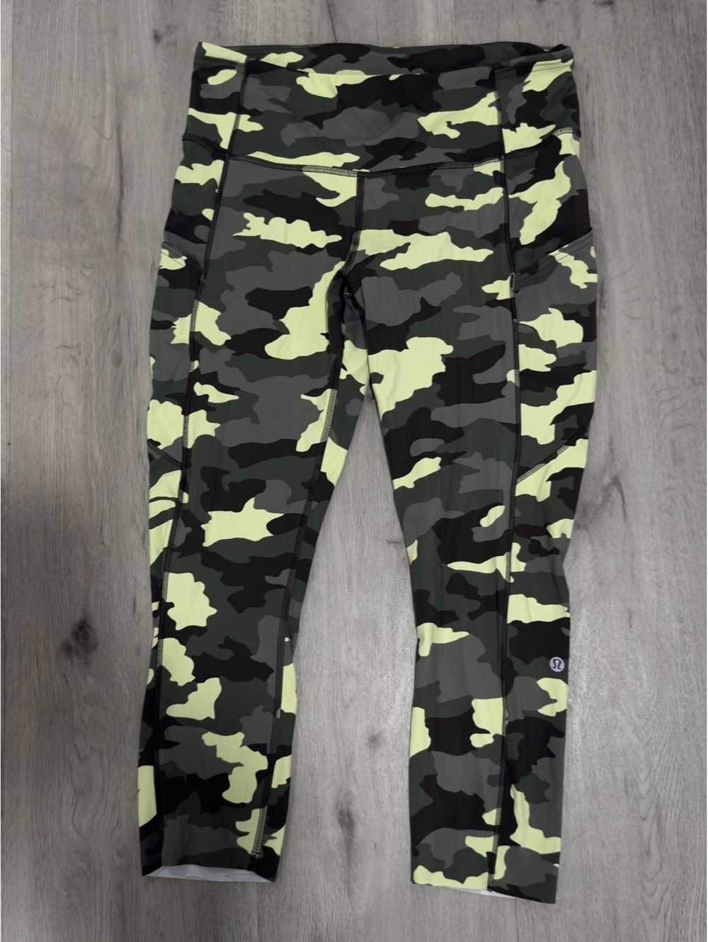 Lululemon Women Capri Leggings Camouflage Print Stretch Size Regular 10
